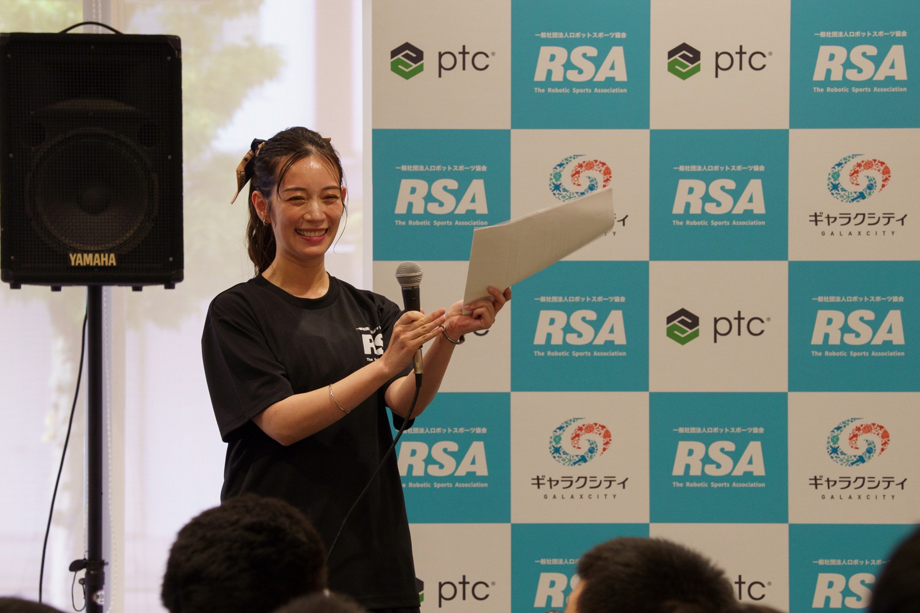 女優のフォンチーさん
